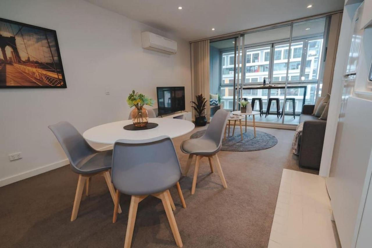 Infinity On Morphett Adelaide Apartment Exterior photo